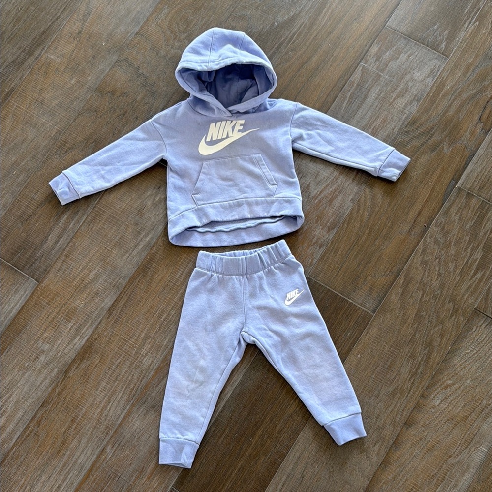 NIKE Club Fleece Hoodie + Pants Set (2T)